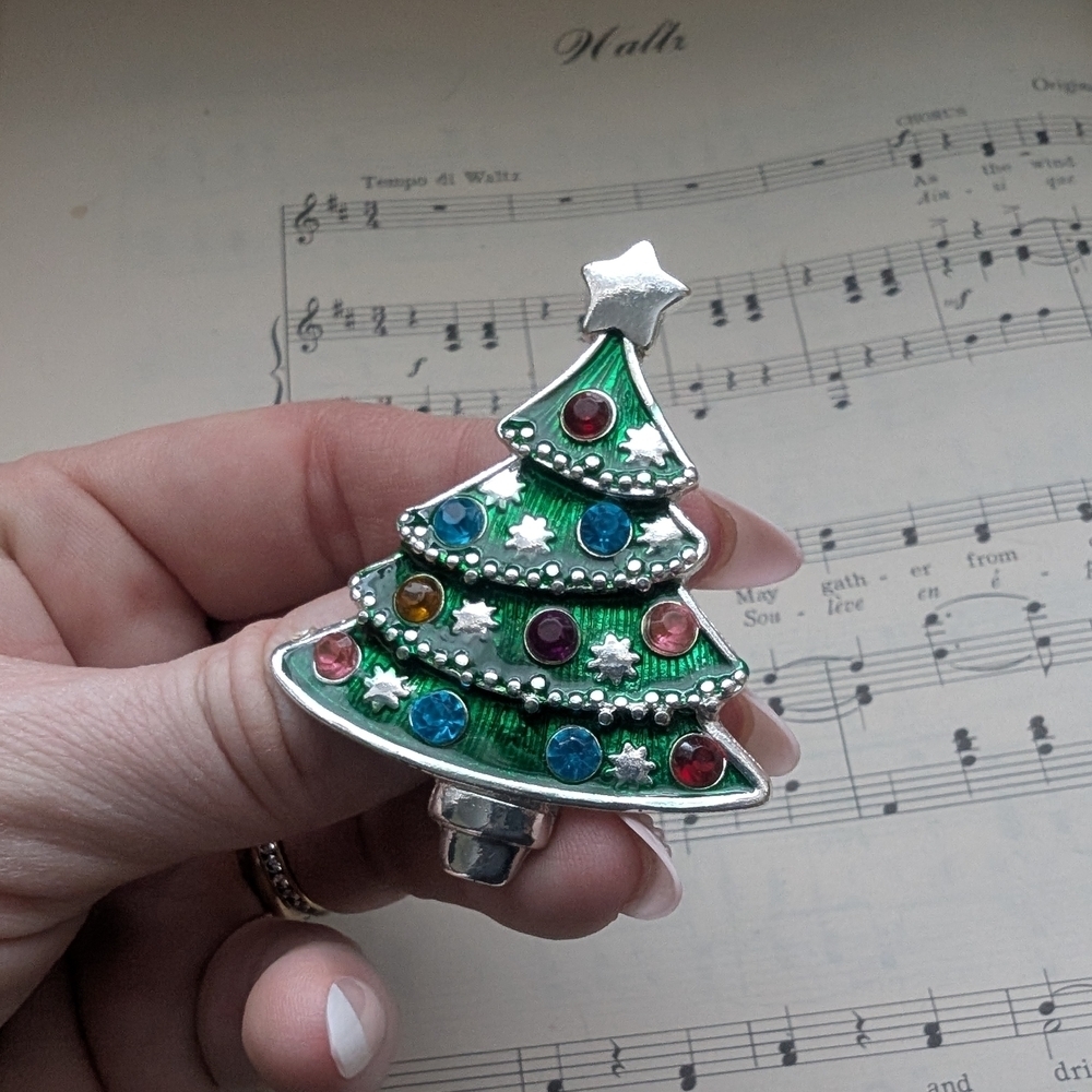 Festive Christmas Tree Brooch with Colorful Gems